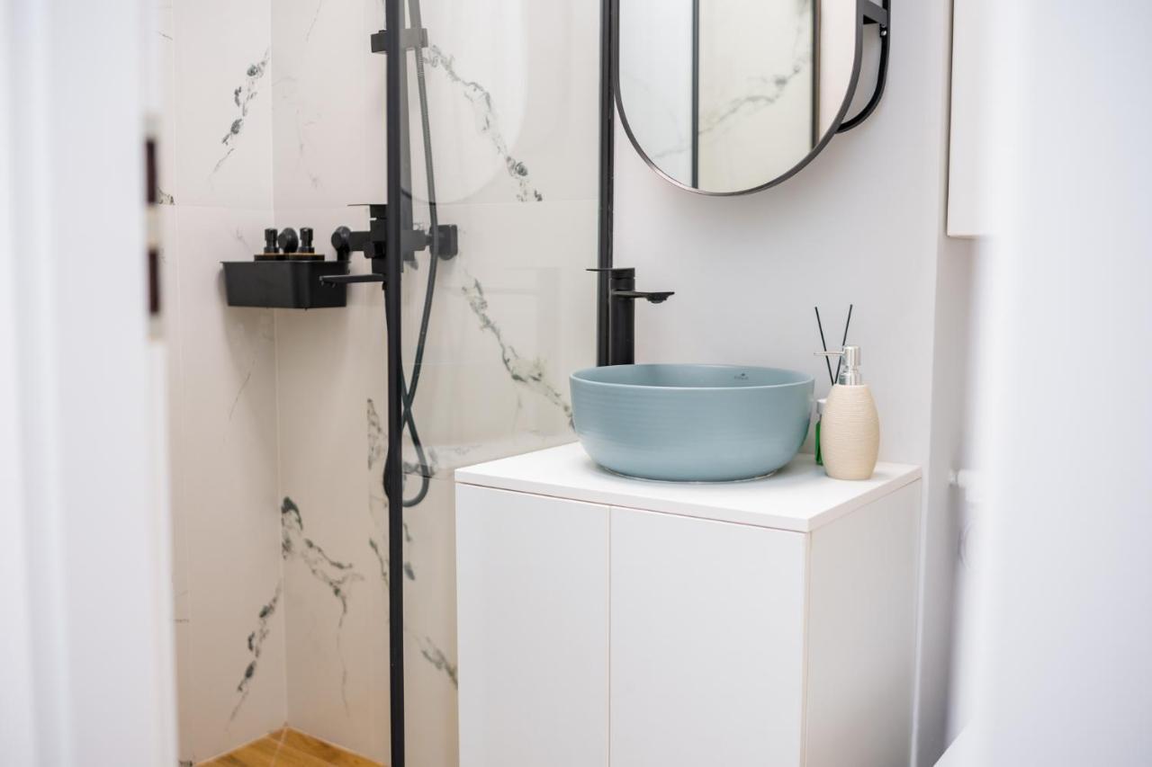 Hi Apartment Bucureşti Ngoại thất bức ảnh